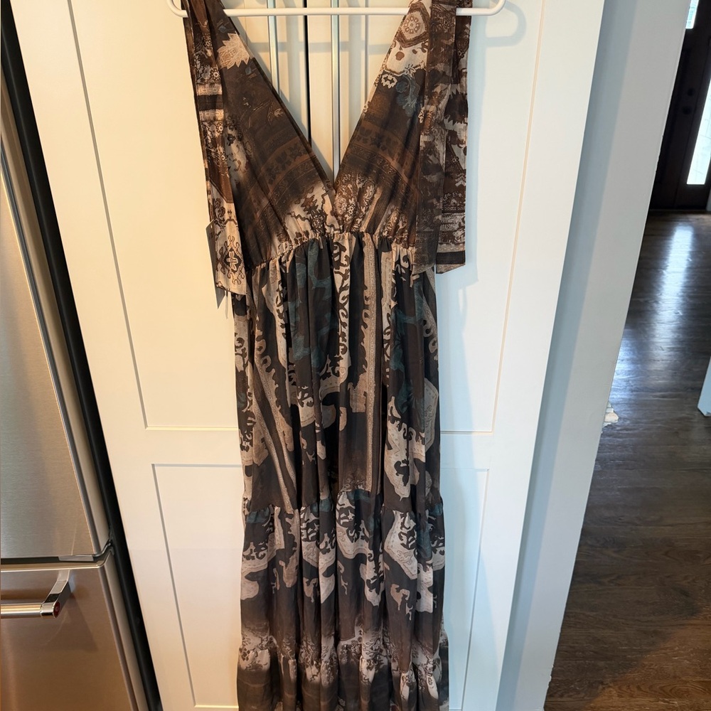 Blu Royal Brown Patterned V-Neck Maxi Dress - Women's - Picture 2 of 5